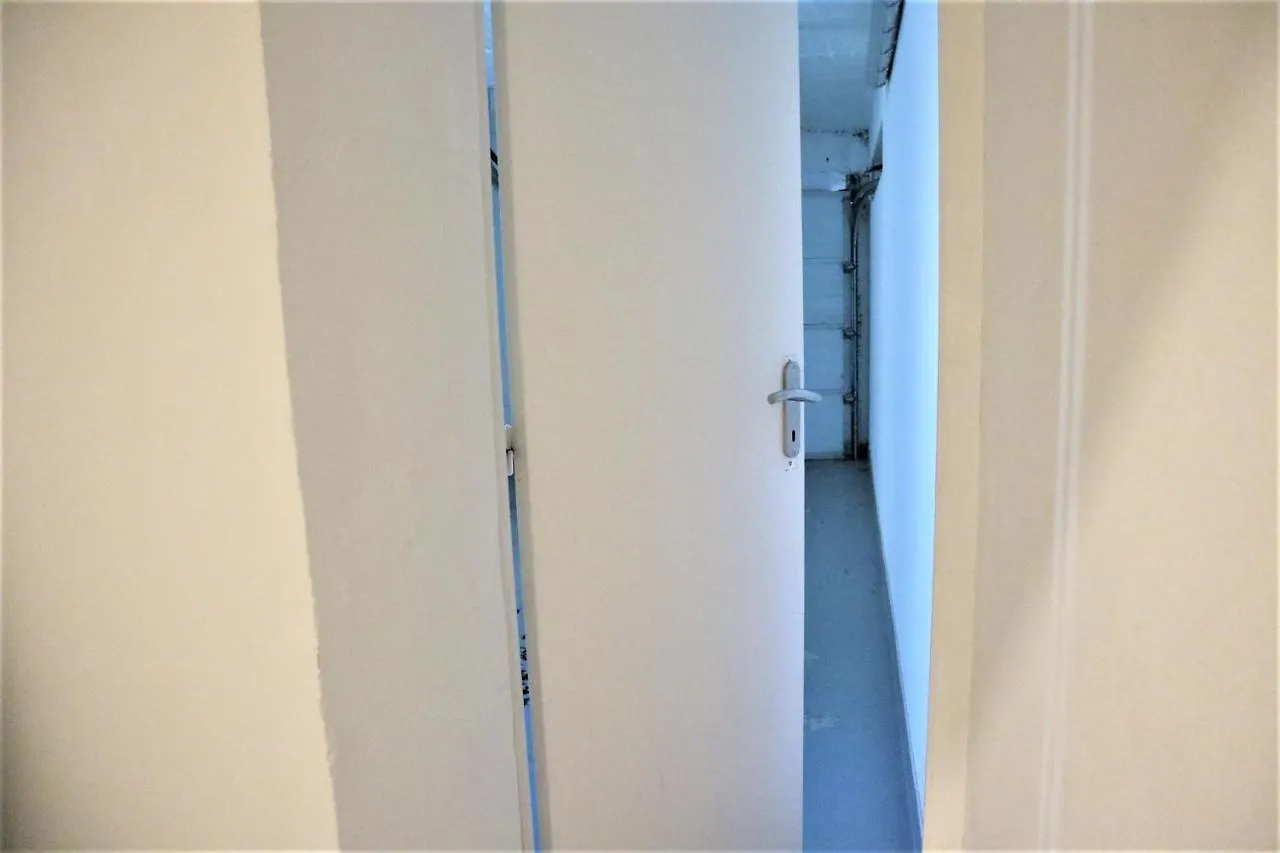 5 Mn Zenith Grande Halle Auvergne,Pied De Gergovie,Garage,Netflix Romagnat 0*,  France