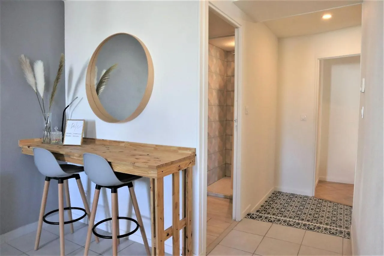 5 Mn Zenith Grande Halle Auvergne,Pied De Gergovie,Garage,Netflix Romagnat